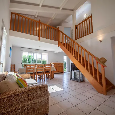 Belle Dune Blanche, Maisons Et *
