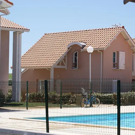 Belle Dune Blanche, Maisons Et *